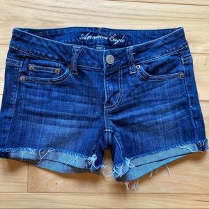American Eagle Short Jean Shorts Size 2